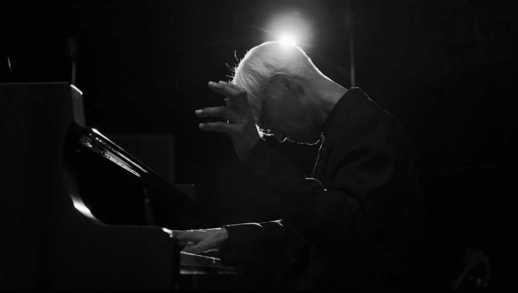 Ryuichi Sakamoto Tayangkan Konser Terakhirnya “Ryuichi